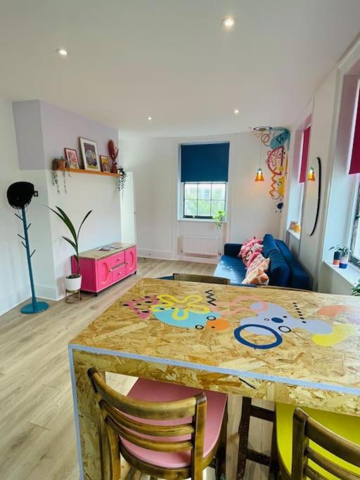 Colourful Apartment In Margate KENT Buitenkant foto