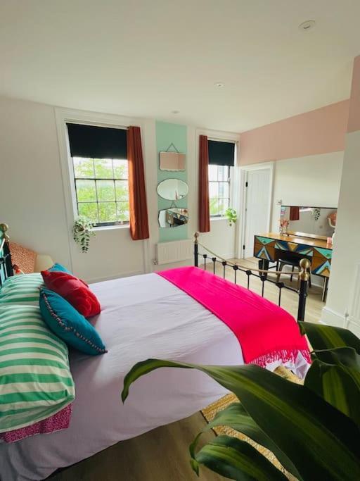 Colourful Apartment In Margate KENT Buitenkant foto