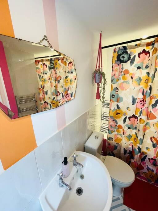 Colourful Apartment In Margate KENT Buitenkant foto