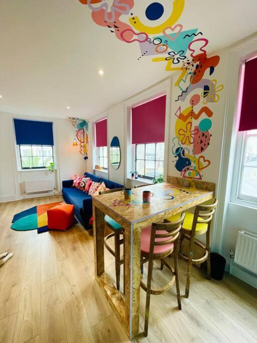 Colourful Apartment In Margate KENT Buitenkant foto